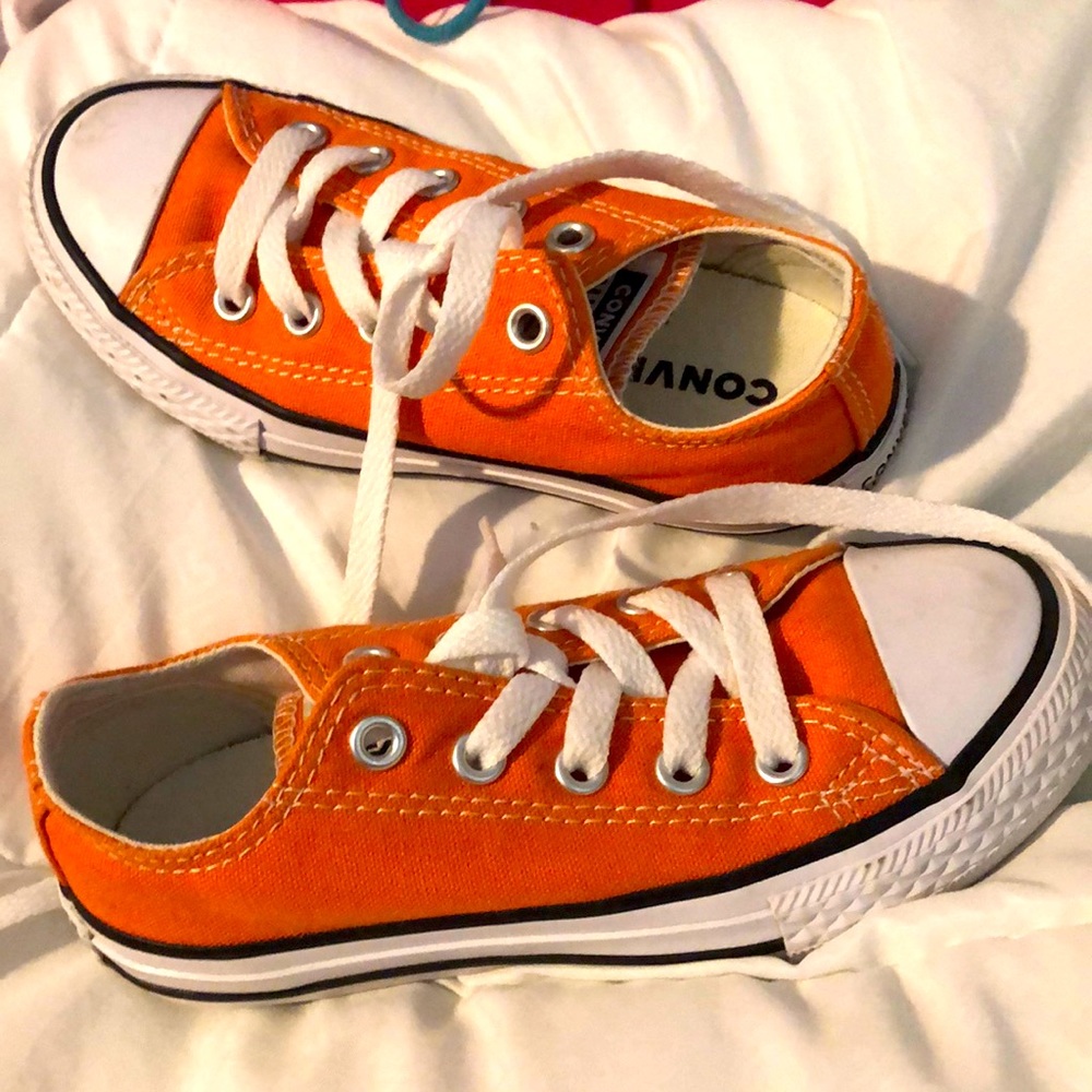 Orange converse worn once or twice size 11 US